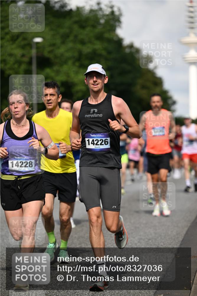 29.06.2025 - hella hamburg halbmarathon Dr. Thomas Lammeyer http://msf.ph/oto/8327036 29.06.2025 09:55:42 Kennedybrücke 1057, 1312, 1353, 1569, 1763, 2880, 3437, 3618, 3697, 4565, 4871, 5014, 5047, 5129, 5231, 5336, 5690, 5987, 6700, 6711, 6770, 7185, 7710, 8074, 8564, 8900, 9358, 9547, 9659, 10691, 10978, 11021, 11062 meine-sportfotos.de
