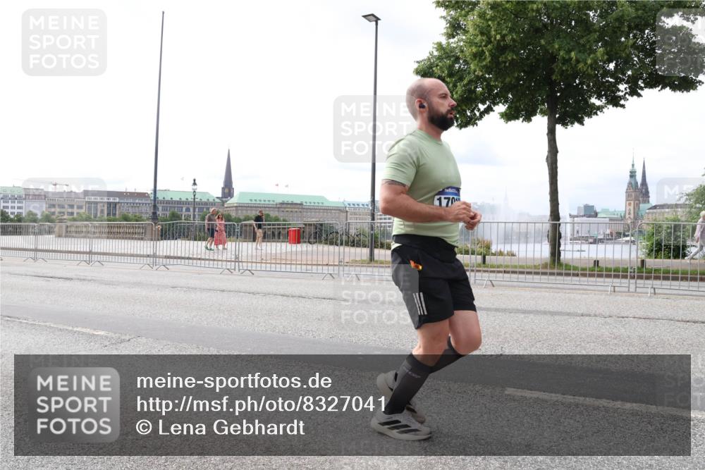 29.06.2025 - hella hamburg halbmarathon Lena Gebhardt http://msf.ph/oto/8327041 29.06.2025 10:23:30 Lombardsbrücke 170, 1048, 1304, 1362, 2125, 2925, 4190, 4266, 4391, 4646, 4728, 4793, 5160, 5406, 6502, 6578, 6747, 6849, 7029, 7820, 7891, 8031, 8181, 8676, 8687, 8688, 8716, 8918, 8920, 9301, 9715, 9877, 10649, 10739, 11300, 11793, 11798, 11879, 12025, 12073, 12265, 12874, 13149, 13560, 14041, 14265, 14338, 14510, 14512, 14521, 14821, 15709, 15739, 15853, 16185, 16251, 16416, 16558, 17013, 17099, 17199, 17207, 17299, 17719 meine-sportfotos.de