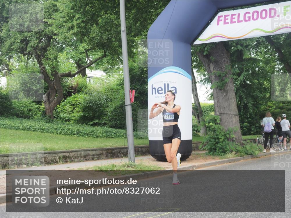 29.06.2025 - hella hamburg halbmarathon KatJ http://msf.ph/oto/8327062 29.06.2025 10:17:06 Zwischen KM18-KM19  meine-sportfotos.de