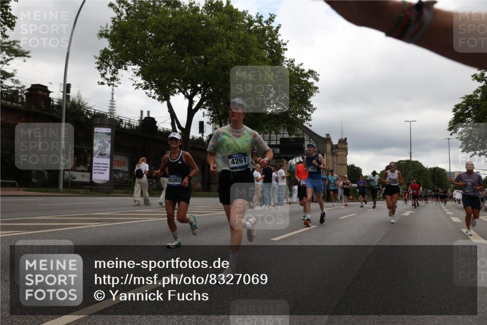 29.06.2025 - hella hamburg halbmarathon Yannick Fuchs http://msf.ph/oto/8327069 29.06.2025 10:51:34 20KM 1200, 1239, 1563, 1972, 2236, 2606, 2652, 2759, 2806, 2883, 3141, 3575, 4261, 4579, 5015, 5134, 5391, 5457, 5458, 6281, 6302, 6531, 6720, 6892, 7159, 7833, 9450, 10383, 10408, 10599, 12144, 12509, 12773, 12774, 13376, 13664, 14737, 15090, 15189, 15229, 15349, 15664, 16418, 16517, 17455, 17543, 17758, 18508 meine-sportfotos.de