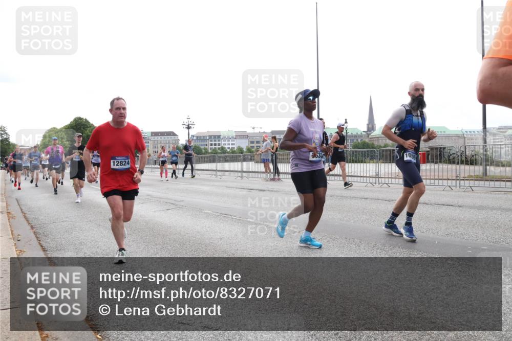 29.06.2025 - hella hamburg halbmarathon Lena Gebhardt http://msf.ph/oto/8327071 29.06.2025 10:37:46 Lombardsbrücke 33, 180, 10, 12824, 1276, 1337, 1475, 1578, 1799, 1819, 1985, 2016, 2199, 2486, 2640, 2853, 3230, 3246, 3633, 3880, 4097, 4921, 5139, 5146, 5171, 5186, 5522, 5560, 5790, 5875, 5940, 6243, 6362, 6697, 6821, 6955, 7085, 7124, 7235, 7244, 7321, 7350, 7544, 7629, 7696, 7777, 7823, 8811, 8843, 8985, 9247, 9288, 9524, 9895, 10159, 10506, 10836, 11087, 11543, 12123, 12254, 12472, 12824, 16680, 17798 meine-sportfotos.de