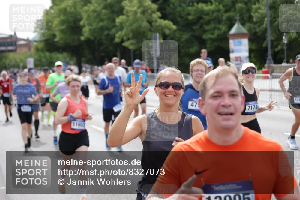 29.06.2025 - hella hamburg halbmarathon Jannik Wohlers http://msf.ph/oto/8327073 29.06.2025 10:39:53 Lombardsbrücke 1018, 1037, 1291, 1691, 2019, 2109, 2254, 2515, 2572, 2866, 3237, 3295, 3515, 3607, 3808, 3810, 4173, 4271, 4471, 4756, 5113, 5263, 5351, 5352, 5975, 6076, 6097, 6363, 6463, 6548, 6673, 6866, 6876, 6890, 6920, 7108, 7174, 7675, 7850, 8307, 8815, 9187, 10474, 10806, 10818, 10953, 11176, 11188, 11653, 11717, 11970, 11973, 12364, 12444, 12501, 12760, 13005, 13030, 13069, 13290, 13410, 13466, 13577, 13651, 14341, 14851, 15549, 15927, 16681, 17318, 18101, 18110, 18213 meine-sportfotos.de
