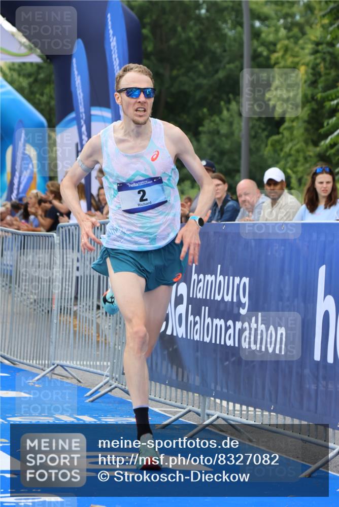 29.06.2025 - hella hamburg halbmarathon Strokosch-Dieckow http://msf.ph/oto/8327082 29.06.2025 10:02:27 Ziel 2, 22 meine-sportfotos.de