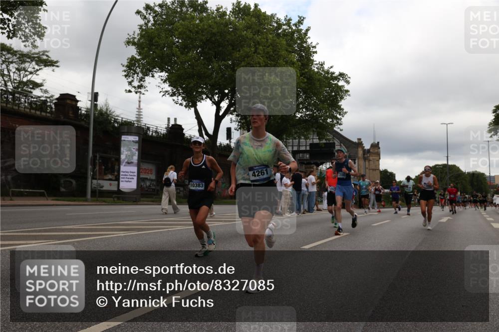 29.06.2025 - hella hamburg halbmarathon Yannick Fuchs http://msf.ph/oto/8327085 29.06.2025 10:51:34 20KM 1200, 1239, 1563, 1972, 2236, 2606, 2652, 2759, 2806, 2883, 3141, 3575, 4261, 4579, 5015, 5134, 5391, 5457, 5458, 6281, 6302, 6531, 6720, 6892, 7159, 7833, 9450, 10383, 10408, 10599, 12144, 12509, 12773, 12774, 13376, 13664, 14737, 15090, 15189, 15229, 15349, 15664, 16418, 16517, 17455, 17543, 17758, 18508 meine-sportfotos.de