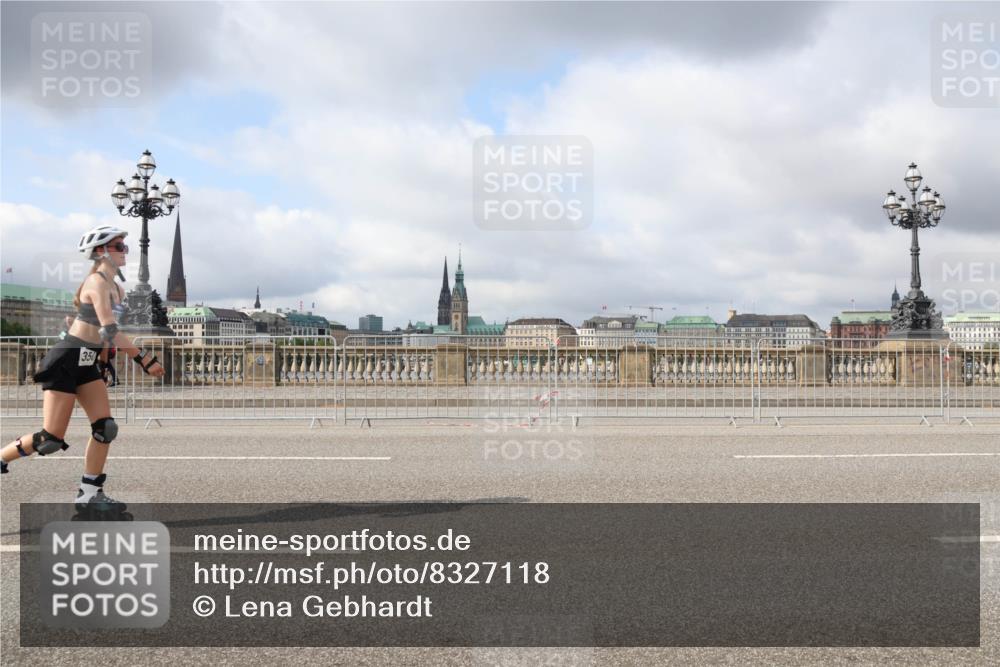 29.06.2025 - hella hamburg halbmarathon Lena Gebhardt http://msf.ph/oto/8327118 29.06.2025 09:08:20 Lombardsbrücke 350 meine-sportfotos.de