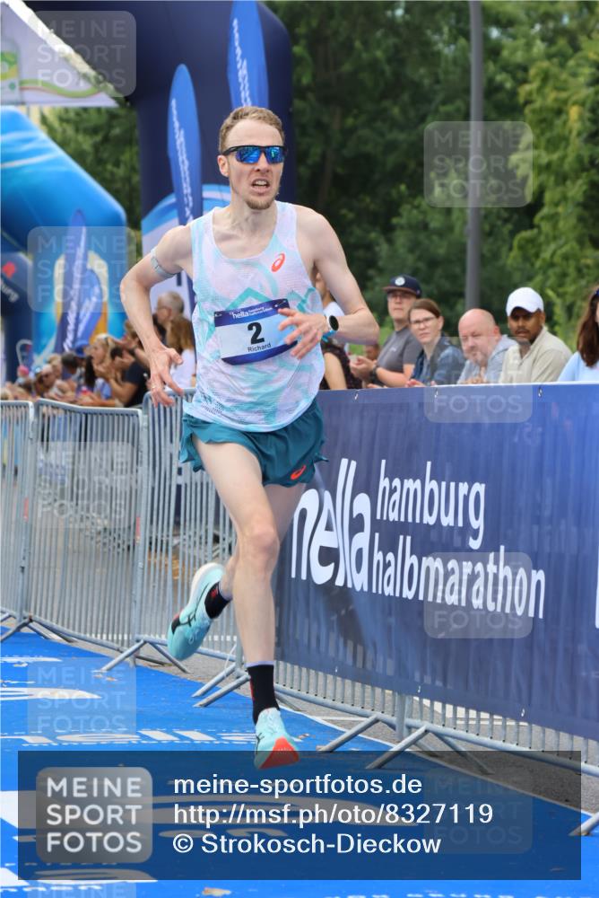 29.06.2025 - hella hamburg halbmarathon Strokosch-Dieckow http://msf.ph/oto/8327119 29.06.2025 10:02:27 Ziel 2, 22 meine-sportfotos.de