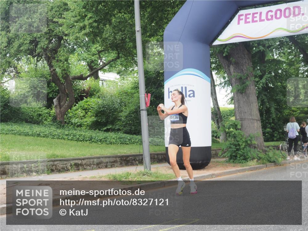 29.06.2025 - hella hamburg halbmarathon KatJ http://msf.ph/oto/8327121 29.06.2025 10:17:06 Zwischen KM18-KM19  meine-sportfotos.de