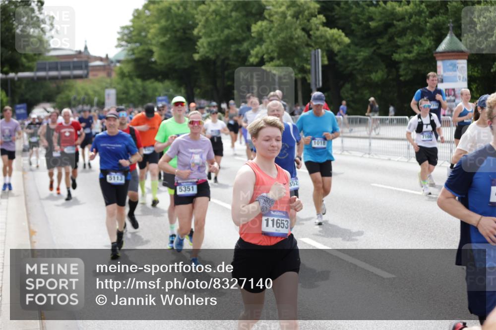29.06.2025 - hella hamburg halbmarathon Jannik Wohlers http://msf.ph/oto/8327140 29.06.2025 10:39:53 Lombardsbrücke 1018, 1037, 1291, 1691, 2019, 2109, 2254, 2515, 2572, 2866, 3237, 3295, 3515, 3607, 3808, 3810, 4173, 4271, 4471, 4756, 5113, 5263, 5351, 5352, 5975, 6076, 6097, 6363, 6463, 6548, 6673, 6866, 6876, 6890, 6920, 7108, 7174, 7675, 7850, 8307, 8815, 9187, 10474, 10806, 10818, 10953, 11176, 11188, 11653, 11717, 11970, 11973, 12364, 12444, 12501, 12760, 13005, 13030, 13069, 13290, 13410, 13466, 13577, 13651, 14341, 14851, 15549, 15927, 16681, 17318, 18101, 18110, 18213 meine-sportfotos.de