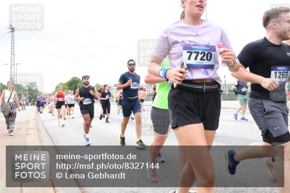 29.06.2025 - hella hamburg halbmarathon Lena Gebhardt http://msf.ph/oto/8327144 29.06.2025 10:57:52 Lombardsbrücke 11026, 2567, 7720, 12172, 1265, 1123, 1242, 1248, 1265, 1388, 1643, 2015, 2169, 2451, 2567, 2900, 3191, 3385, 3388, 3433, 3644, 3750, 3936, 3954, 4059, 4180, 4197, 4429, 4521, 4830, 5117, 5632, 5676, 5736, 6316, 6337, 6827, 6857, 6916, 7172, 7193, 7556, 7720, 7977, 7990, 8035, 8159, 8386, 8439, 8440, 8442, 8474, 8512, 8540, 8708, 8713, 8773, 8873, 9059, 9180, 9233, 9318, 9319, 9394, 9398, 9436, 9481, 9496, 9613, 9832 meine-sportfotos.de