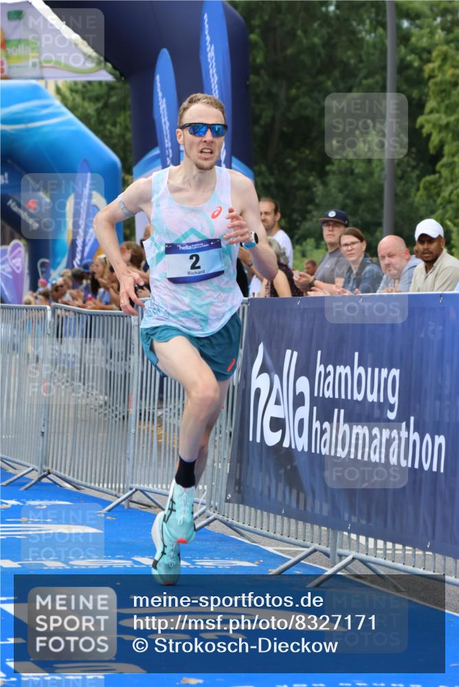 29.06.2025 - hella hamburg halbmarathon Strokosch-Dieckow http://msf.ph/oto/8327171 29.06.2025 10:02:27 Ziel 2, 22 meine-sportfotos.de