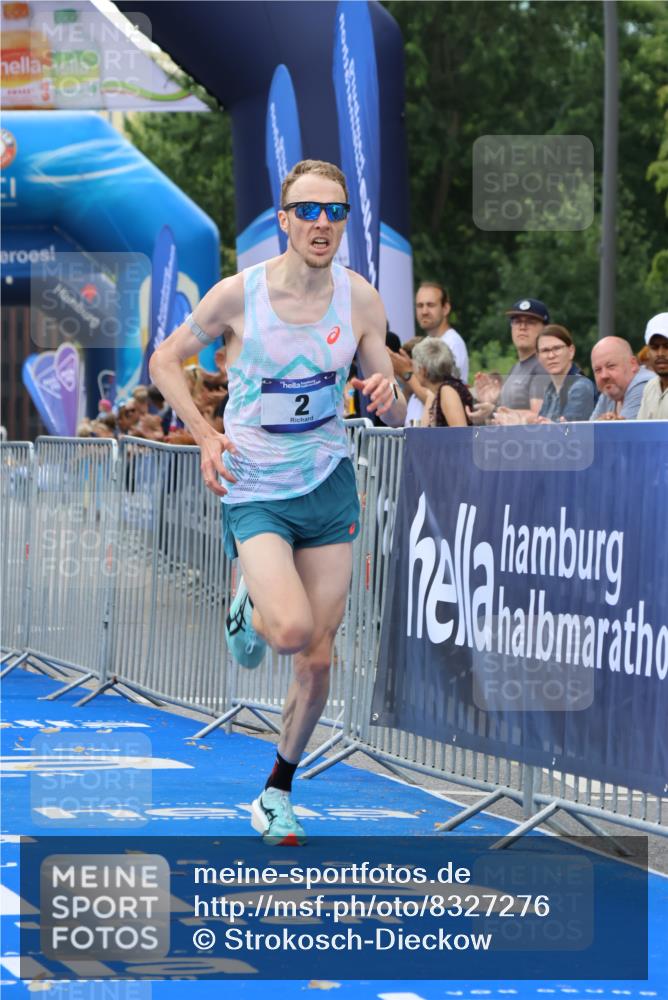 29.06.2025 - hella hamburg halbmarathon Strokosch-Dieckow http://msf.ph/oto/8327276 29.06.2025 10:02:27 Ziel 2, 22 meine-sportfotos.de