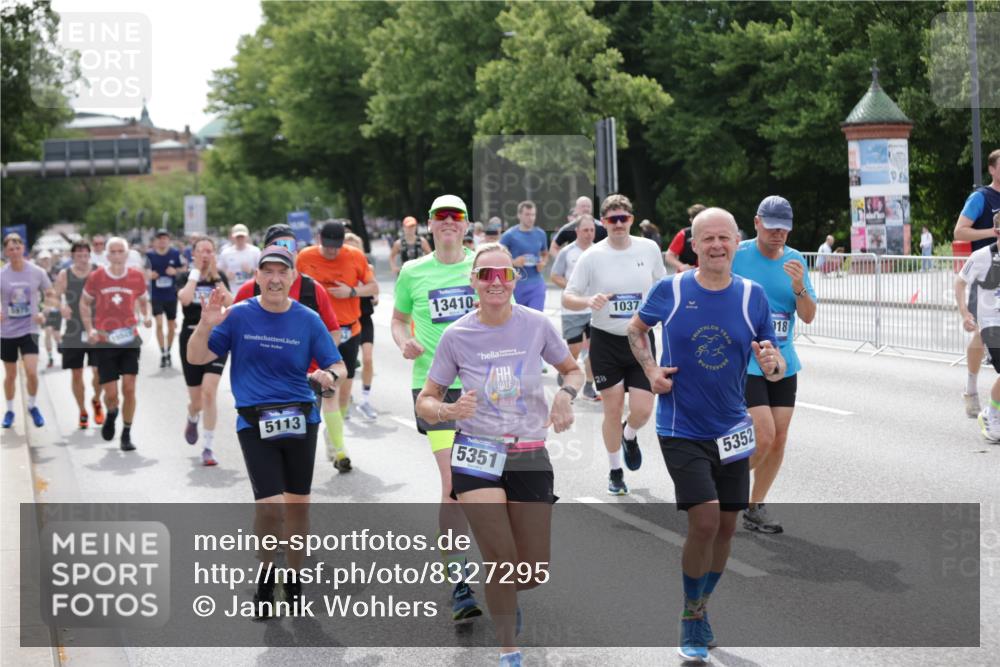 29.06.2025 - hella hamburg halbmarathon Jannik Wohlers http://msf.ph/oto/8327295 29.06.2025 10:39:54 Lombardsbrücke 1018, 1037, 1291, 1691, 2019, 2109, 2254, 2515, 2572, 3237, 3295, 3515, 3607, 3808, 3810, 4173, 4271, 4756, 5113, 5263, 5351, 5352, 5975, 6076, 6363, 6463, 6548, 6673, 6866, 6876, 6890, 6920, 7108, 7174, 7675, 7850, 8307, 8815, 9187, 9468, 10474, 10806, 10818, 10953, 11176, 11188, 11653, 11717, 11970, 11973, 12364, 12444, 12501, 12760, 13005, 13030, 13069, 13290, 13410, 13466, 13577, 13651, 14341, 14851, 15549, 15927, 16681, 17318, 18101, 18110, 18213, 18771 meine-sportfotos.de