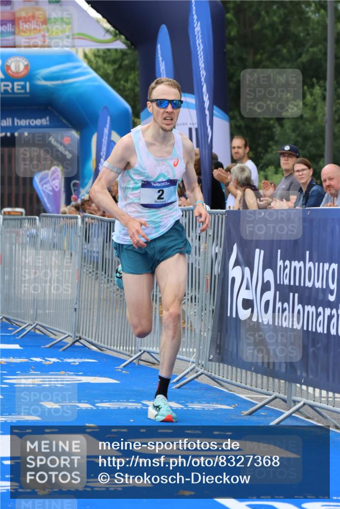 29.06.2025 - hella hamburg halbmarathon Strokosch-Dieckow http://msf.ph/oto/8327368 29.06.2025 10:02:27 Ziel 2, 22 meine-sportfotos.de