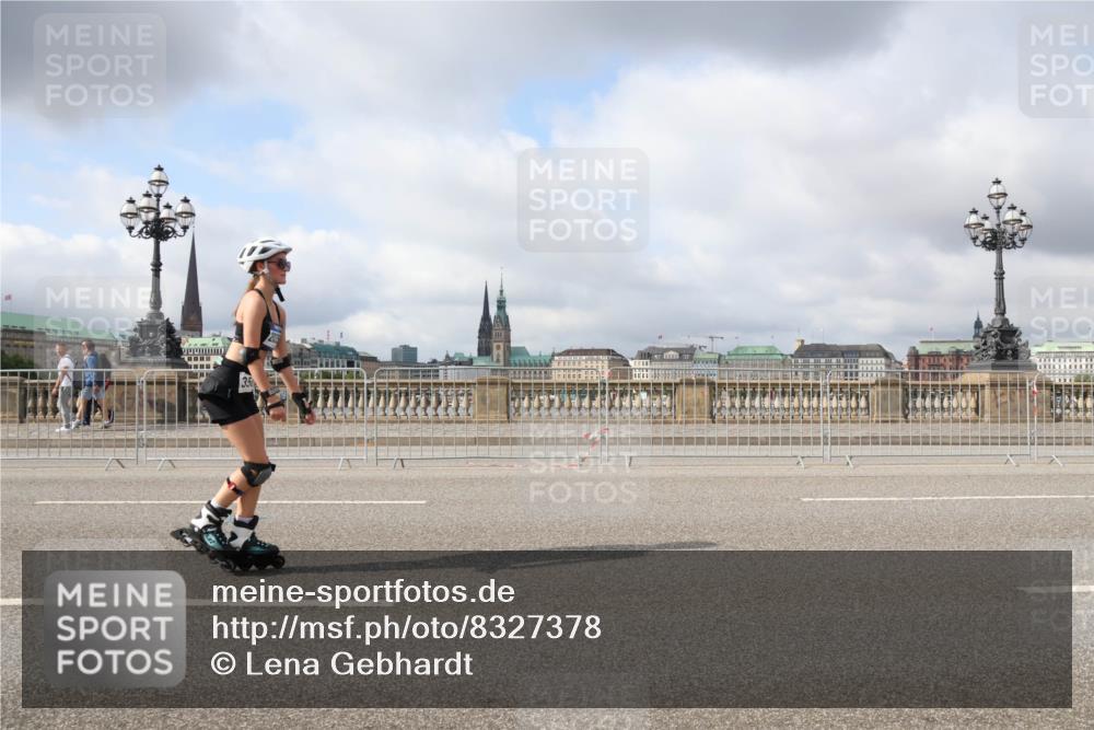 29.06.2025 - hella hamburg halbmarathon Lena Gebhardt http://msf.ph/oto/8327378 29.06.2025 09:08:20 Lombardsbrücke 350 meine-sportfotos.de
