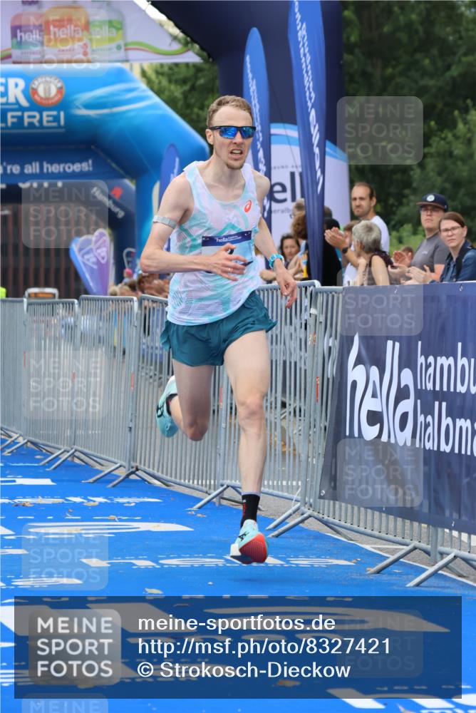 29.06.2025 - hella hamburg halbmarathon Strokosch-Dieckow http://msf.ph/oto/8327421 29.06.2025 10:02:27 Ziel 2, 22 meine-sportfotos.de