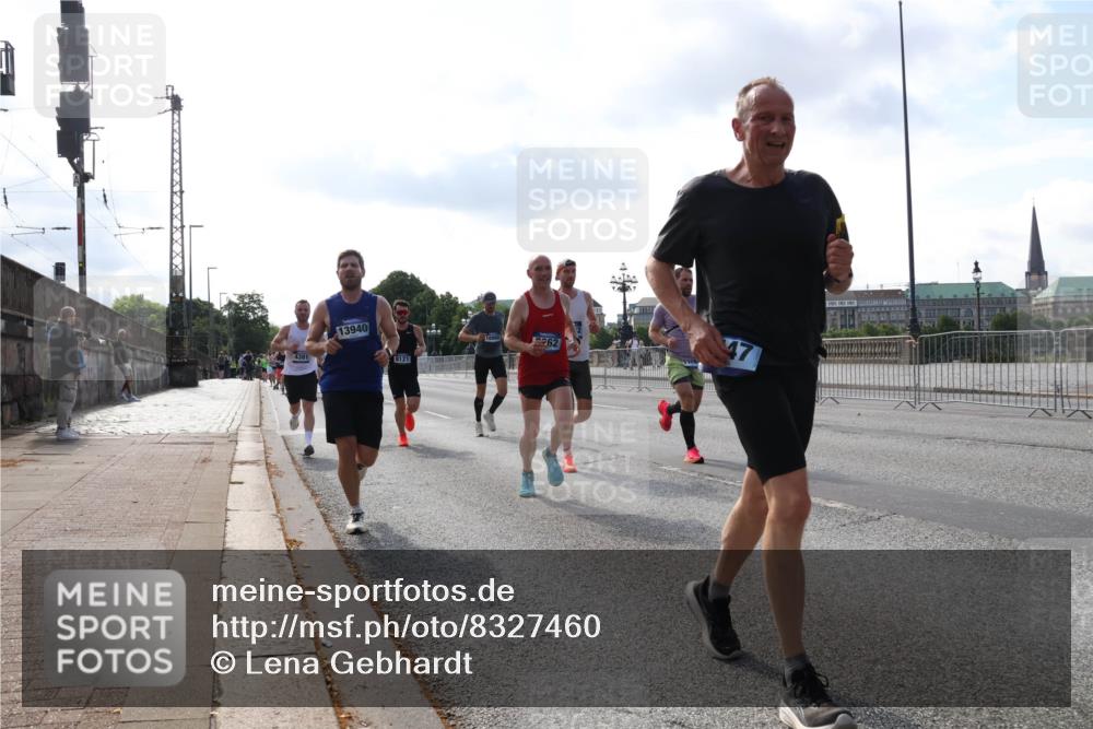 29.06.2025 - hella hamburg halbmarathon Lena Gebhardt http://msf.ph/oto/8327460 29.06.2025 09:48:43 Lombardsbrücke 4381, 13940, 8121, 262, 47, 1042, 1290, 1505, 1571, 1710, 2262, 2399, 2767, 3480, 3547, 4062, 4359, 4381, 5003, 5124, 5307, 5554, 5709, 6993, 7152, 7154, 7310, 7482, 7884, 8002, 8121, 8571, 8933, 9403, 9643, 10190, 10404, 10738, 10793, 10852, 11106, 11177, 11423, 11929, 12044, 12051, 12488, 12916, 13137, 13372, 13483, 13940, 13975, 14875, 15931, 15959, 16119 meine-sportfotos.de