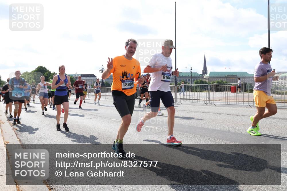 29.06.2025 - hella hamburg halbmarathon Lena Gebhardt http://msf.ph/oto/8327577 29.06.2025 10:00:18 Lombardsbrücke 19153, 14970, 6260, 159, 572, 18808, 6104, 1006, 1019, 1125, 1180, 1239, 1264, 1526, 1544, 1568, 1681, 1834, 1914, 2027, 2086, 2099, 2159, 2236, 2346, 2348, 2364, 2426, 2447, 2582, 2584, 2606, 2652, 2676, 2677, 2730, 2910, 2982, 3042, 3177, 3181, 3319, 3400, 3794, 3836, 3861, 3898, 4013, 4231, 4419, 4579, 4594, 4632, 4767, 4772, 4796, 4813, 4940, 4945, 5015, 5134, 5272, 5341, 5643, 5728, 6082, 6084, 6104, 6174, 6201, 6202, 6220, 6260, 6462, 6470, 6581, 6587 meine-sportfotos.de