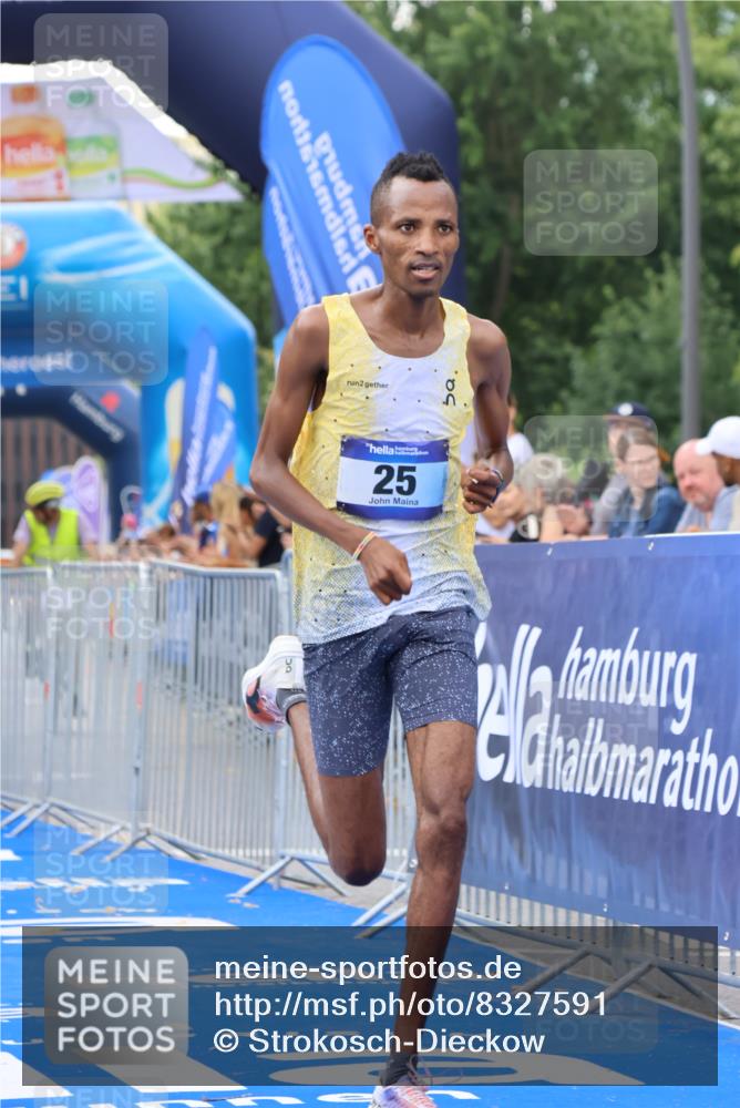 29.06.2025 - hella hamburg halbmarathon Strokosch-Dieckow http://msf.ph/oto/8327591 29.06.2025 10:02:21 Ziel 2, 22, 25 meine-sportfotos.de