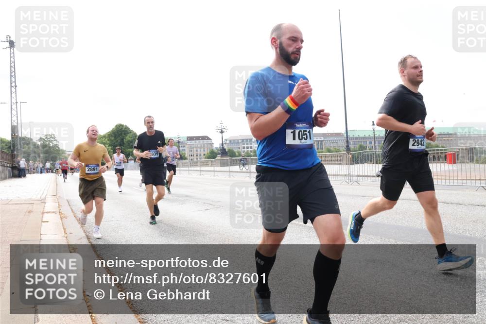 29.06.2025 - hella hamburg halbmarathon Lena Gebhardt http://msf.ph/oto/8327601 29.06.2025 10:12:59 Lombardsbrücke 2891, 939, 1051, 2942, 1020, 1051, 1249, 1610, 1785, 1851, 1939, 2531, 2891, 2942, 2963, 3182, 3218, 3248, 3728, 4532, 4554, 5150, 6207, 6489, 7014, 7873, 7907, 8398, 8405, 8913, 8917, 8971, 9141, 10067, 10402, 11025, 11720, 12456, 13566, 13816, 14404, 14540, 14869, 15012, 15369, 15531, 16030, 16255, 16323, 16437, 16473, 16826, 16911, 17061, 17699, 17988, 17994, 18048, 18178, 18320, 18493, 18530, 18732 meine-sportfotos.de