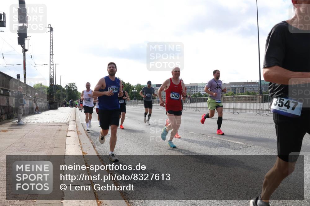 29.06.2025 - hella hamburg halbmarathon Lena Gebhardt http://msf.ph/oto/8327613 29.06.2025 09:48:43 Lombardsbrücke 4381, 13940, 8121, 10980, 2262, 3547, 1042, 1290, 1505, 1571, 1710, 2262, 2399, 2767, 3480, 3547, 4062, 4359, 4381, 5003, 5124, 5307, 5554, 5709, 6993, 7152, 7154, 7310, 7482, 7884, 8002, 8121, 8571, 8933, 9403, 9643, 10190, 10404, 10738, 10793, 10852, 11106, 11177, 11423, 11929, 12044, 12051, 12488, 12916, 13137, 13372, 13483, 13940, 13975, 14875, 15931, 15959, 16119 meine-sportfotos.de