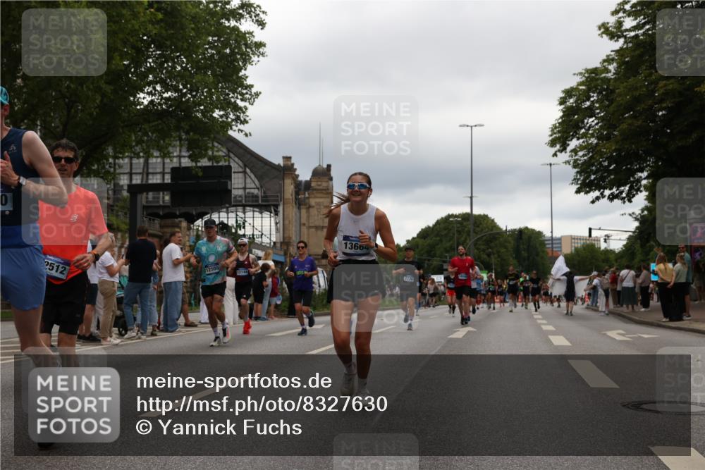 29.06.2025 - hella hamburg halbmarathon Yannick Fuchs http://msf.ph/oto/8327630 29.06.2025 10:51:35 20KM 1200, 1239, 1563, 2025, 2236, 2606, 2652, 2759, 2806, 2883, 3093, 3141, 3575, 4261, 4579, 5015, 5134, 5391, 5457, 5458, 6281, 6302, 6531, 6720, 6892, 7159, 7833, 9450, 10383, 10408, 10599, 12144, 12509, 12773, 12774, 13376, 13465, 13664, 14737, 15090, 15189, 15229, 15349, 15664, 16418, 16517, 17455, 17543, 17758, 18508 meine-sportfotos.de
