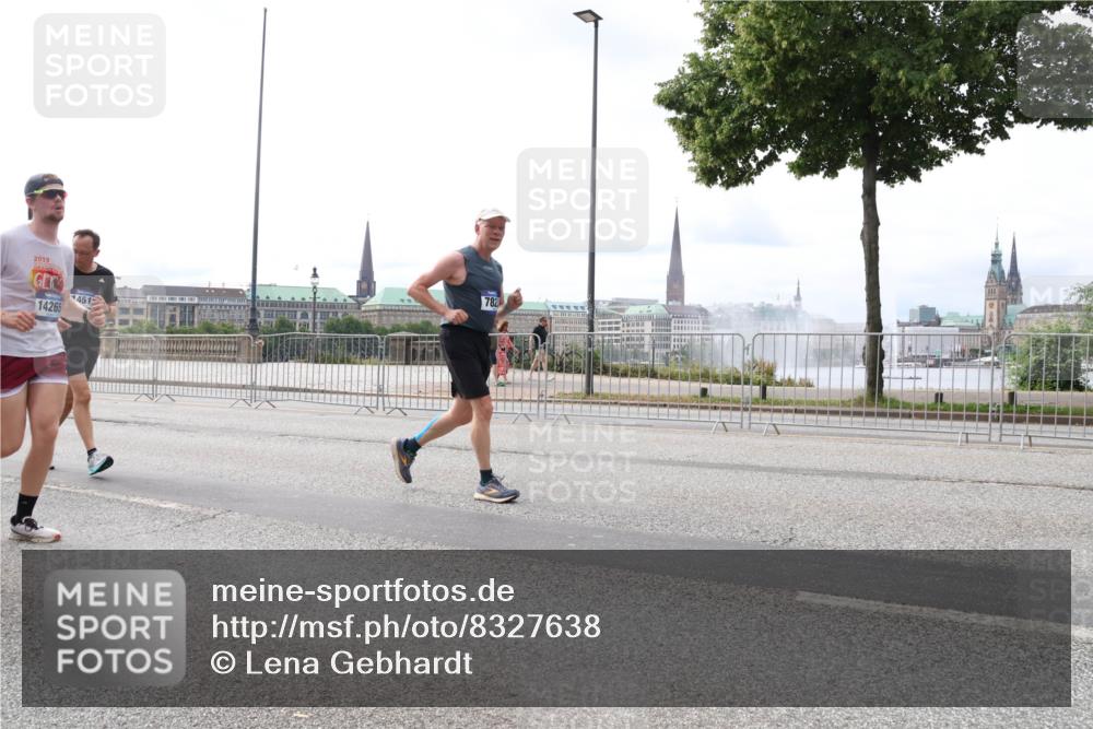 29.06.2025 - hella hamburg halbmarathon Lena Gebhardt http://msf.ph/oto/8327638 29.06.2025 10:23:33 Lombardsbrücke 2019, 14265, 451, 782, 1048, 1304, 1362, 1545, 2125, 2489, 2925, 4190, 4266, 4391, 4646, 4728, 4793, 5055, 5160, 5358, 5406, 6502, 6747, 6849, 7029, 7820, 8031, 8181, 8676, 8687, 8688, 8716, 8918, 8920, 9301, 9715, 9877, 10649, 10739, 11044, 11300, 11454, 11793, 11798, 11879, 12025, 12073, 12265, 12874, 13149, 14265, 14338, 14510, 14512, 14521, 14821, 15709, 15739, 15853, 16185, 16251, 16416, 16558, 17013, 17099, 17199, 17207, 17299, 17719 meine-sportfotos.de