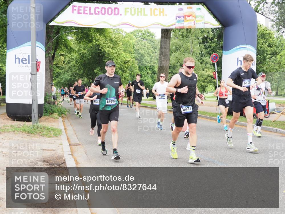 29.06.2025 - hella hamburg halbmarathon MichiJ http://msf.ph/oto/8327644 29.06.2025 10:37:54 Zwischen KM18-KM19 1119, 6027, 6125, 7052, 7269, 8572, 10691, 11339, 12016, 16285, 16666, 16800, 17282, 18960, 18982 meine-sportfotos.de