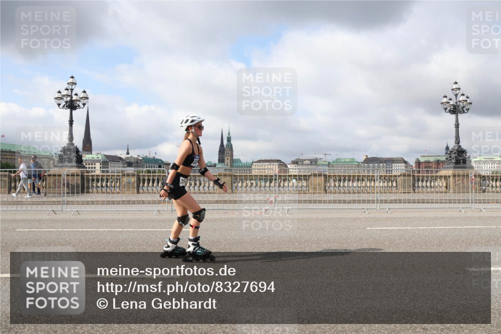 29.06.2025 - hella hamburg halbmarathon Lena Gebhardt http://msf.ph/oto/8327694 29.06.2025 09:08:20 Lombardsbrücke  meine-sportfotos.de