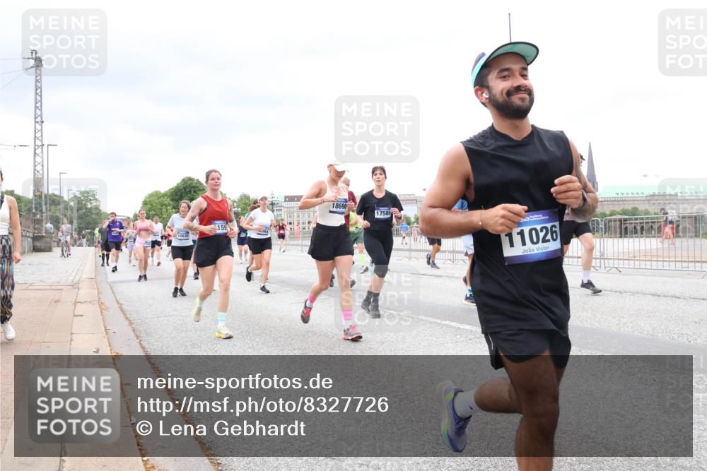 29.06.2025 - hella hamburg halbmarathon Lena Gebhardt http://msf.ph/oto/8327726 29.06.2025 10:57:53 Lombardsbrücke 159, 10630, 18690, 17586, 11026, 1123, 1242, 1248, 1265, 1388, 1643, 2015, 2169, 2273, 2275, 2451, 2567, 2900, 3191, 3385, 3388, 3433, 3644, 3750, 3936, 3954, 4059, 4197, 4429, 4521, 4830, 5117, 5632, 5676, 5736, 6316, 6337, 6827, 6857, 6916, 7172, 7193, 7556, 7720, 7783, 7977, 7990, 8035, 8159, 8386, 8439, 8440, 8441, 8442, 8474, 8512, 8540, 8708, 8713, 8773, 8873, 8888, 9059, 9180, 9233, 9318, 9319, 9394, 9398, 9436, 9481, 9496, 9613, 9832 meine-sportfotos.de