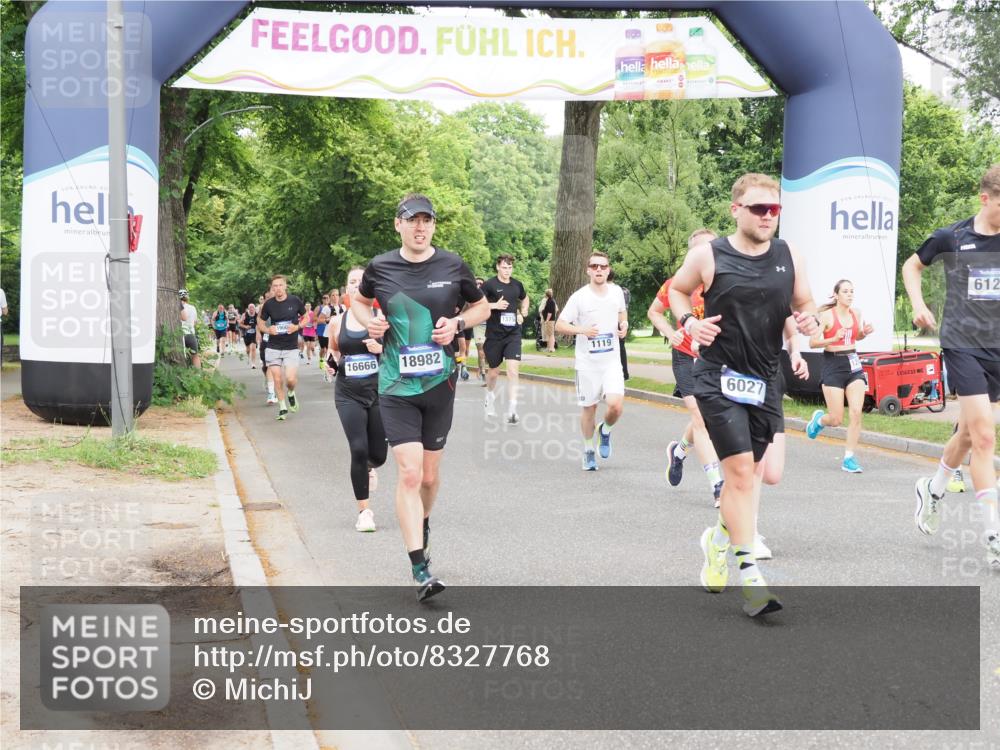 29.06.2025 - hella hamburg halbmarathon MichiJ http://msf.ph/oto/8327768 29.06.2025 10:37:55 Zwischen KM18-KM19 1119, 6027, 6125, 7052, 7269, 8572, 10691, 11339, 12016, 13758, 16285, 16666, 16800, 17221, 17282, 18960, 18982 meine-sportfotos.de