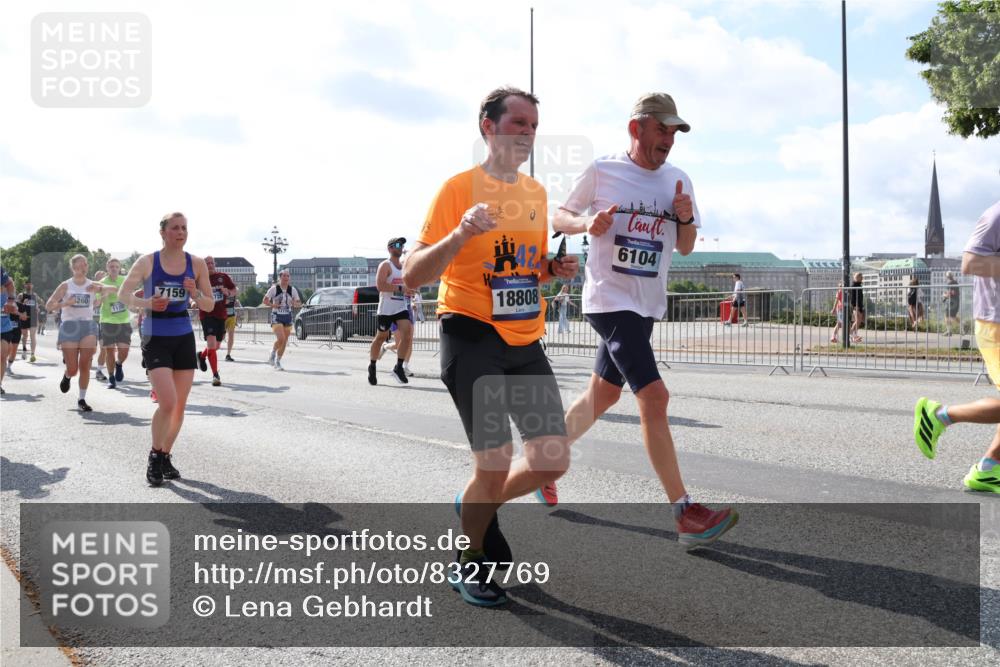 29.06.2025 - hella hamburg halbmarathon Lena Gebhardt http://msf.ph/oto/8327769 29.06.2025 10:00:18 Lombardsbrücke 260, 7159, 18808, 6104, 1006, 1019, 1125, 1180, 1239, 1264, 1526, 1544, 1568, 1681, 1834, 1914, 2027, 2086, 2099, 2159, 2236, 2346, 2348, 2364, 2426, 2447, 2582, 2584, 2606, 2652, 2676, 2677, 2730, 2910, 2982, 3042, 3177, 3181, 3319, 3400, 3794, 3836, 3861, 3898, 4013, 4231, 4419, 4579, 4594, 4632, 4767, 4772, 4796, 4813, 4940, 4945, 5015, 5134, 5272, 5341, 5643, 5728, 6082, 6084, 6104, 6174, 6201, 6202, 6220, 6260, 6462, 6470, 6581, 6587 meine-sportfotos.de