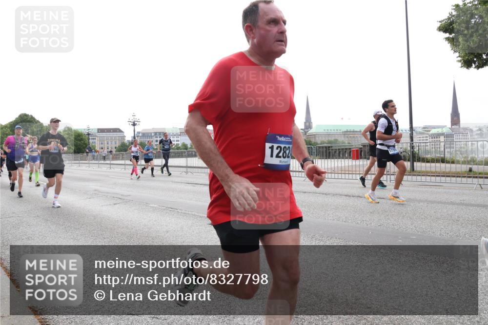 29.06.2025 - hella hamburg halbmarathon Lena Gebhardt http://msf.ph/oto/8327798 29.06.2025 10:37:47 Lombardsbrücke 801, 1282, 17793, 1276, 1337, 1475, 1578, 1799, 1819, 1985, 2016, 2199, 2486, 2640, 2786, 2853, 3230, 3246, 3633, 3880, 4921, 5139, 5146, 5171, 5186, 5522, 5790, 5875, 6243, 6362, 6697, 6821, 6955, 7085, 7124, 7235, 7244, 7321, 7350, 7544, 7629, 7696, 7777, 7823, 8843, 8985, 9247, 9288, 9524, 9895, 10159, 10506, 10836, 11087, 11543, 12123, 12254, 12472, 12824, 16680, 17798 meine-sportfotos.de