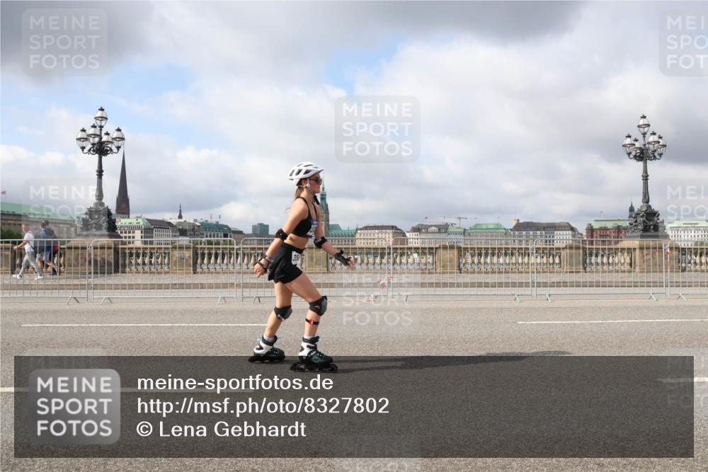 29.06.2025 - hella hamburg halbmarathon Lena Gebhardt http://msf.ph/oto/8327802 29.06.2025 09:08:20 Lombardsbrücke  meine-sportfotos.de