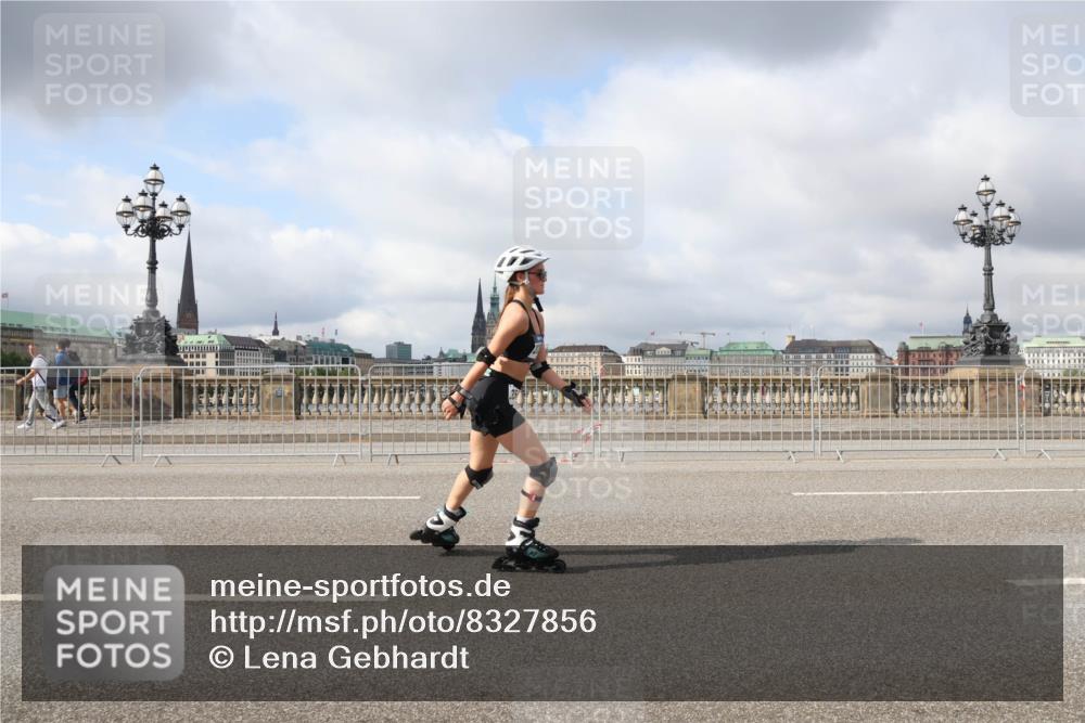 29.06.2025 - hella hamburg halbmarathon Lena Gebhardt http://msf.ph/oto/8327856 29.06.2025 09:08:20 Lombardsbrücke  meine-sportfotos.de