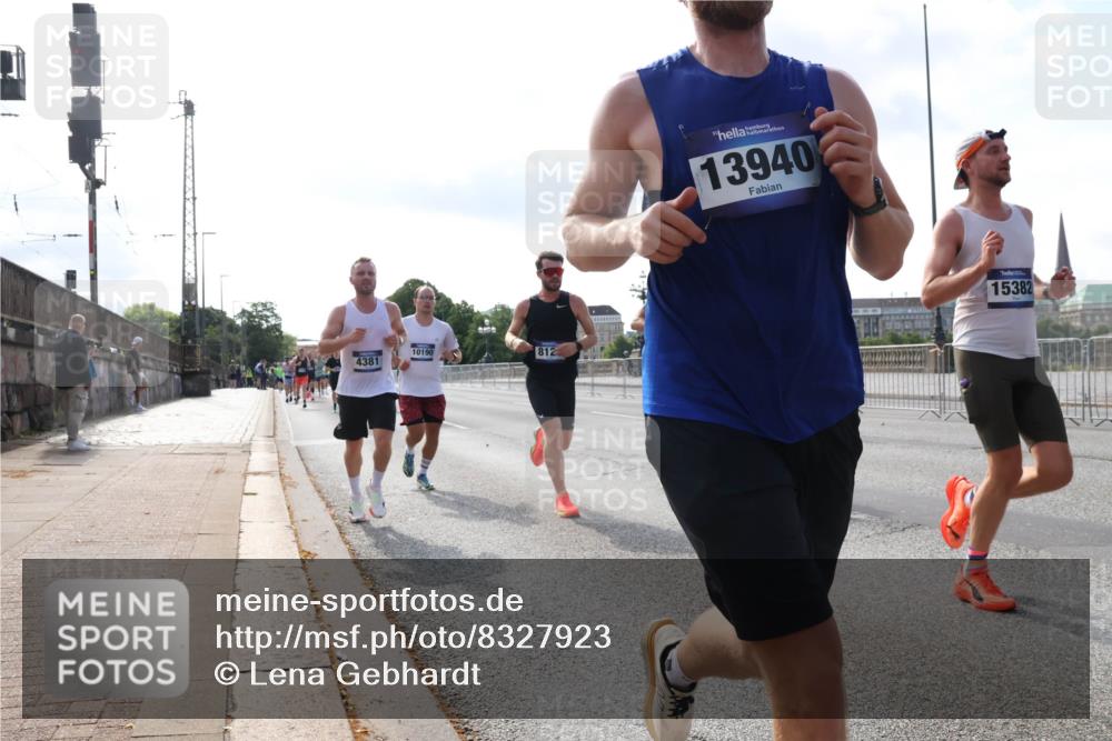 29.06.2025 - hella hamburg halbmarathon Lena Gebhardt http://msf.ph/oto/8327923 29.06.2025 09:48:44 Lombardsbrücke 10190, 4381, 812, 13940, 15382, 1042, 1290, 1505, 1571, 1710, 2262, 2399, 2767, 3480, 3547, 4062, 4359, 4381, 5003, 5124, 5307, 5554, 5709, 6993, 7152, 7154, 7310, 7482, 7884, 8002, 8121, 8571, 8933, 9403, 9643, 10190, 10404, 10451, 10738, 10793, 10852, 11106, 11177, 11423, 11929, 12044, 12051, 12488, 12916, 13137, 13372, 13483, 13940, 13975, 14875, 15931, 15959 meine-sportfotos.de