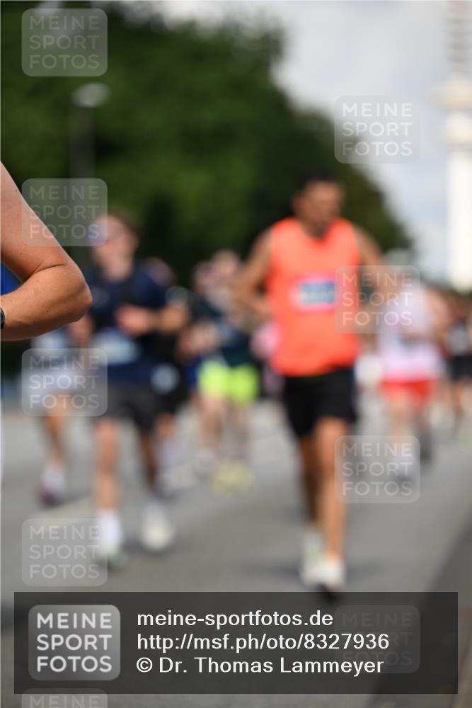 29.06.2025 - hella hamburg halbmarathon Dr. Thomas Lammeyer http://msf.ph/oto/8327936 29.06.2025 09:55:44 Kennedybrücke 1057, 1312, 1353, 1569, 1763, 3437, 3618, 3697, 4565, 4871, 5047, 5231, 5336, 5690, 5987, 6373, 6700, 6711, 7185, 7710, 8564, 9358, 9444, 9547, 9659, 10493, 10691, 10978, 11021, 11062 meine-sportfotos.de
