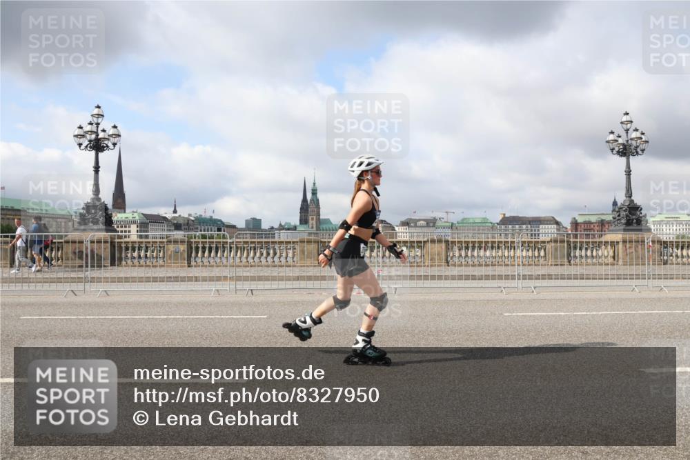 29.06.2025 - hella hamburg halbmarathon Lena Gebhardt http://msf.ph/oto/8327950 29.06.2025 09:08:20 Lombardsbrücke  meine-sportfotos.de