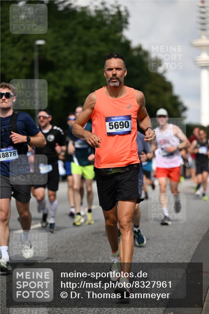 29.06.2025 - hella hamburg halbmarathon Dr. Thomas Lammeyer http://msf.ph/oto/8327961 29.06.2025 09:55:44 Kennedybrücke 1057, 1312, 1353, 1569, 1763, 3437, 3618, 3697, 4565, 4871, 5047, 5231, 5336, 5690, 5987, 6373, 6700, 6711, 7185, 7710, 8564, 9358, 9444, 9547, 9659, 10493, 10691, 10978, 11021, 11062 meine-sportfotos.de