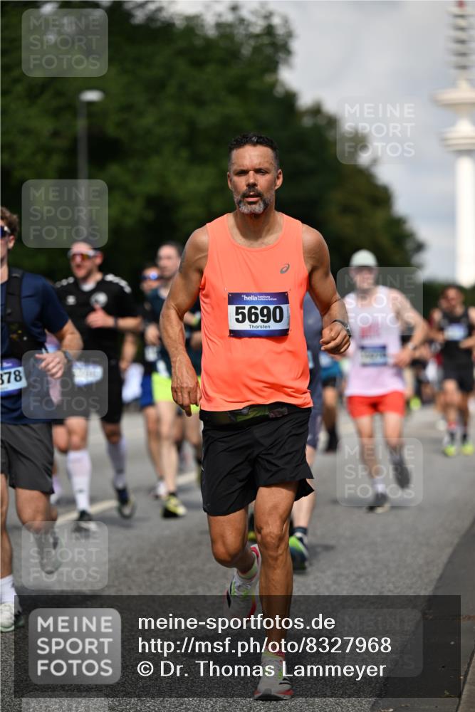 29.06.2025 - hella hamburg halbmarathon Dr. Thomas Lammeyer http://msf.ph/oto/8327968 29.06.2025 09:55:44 Kennedybrücke 1057, 1312, 1353, 1569, 1763, 3437, 3618, 3697, 4565, 4871, 5047, 5231, 5336, 5690, 5987, 6373, 6700, 6711, 7185, 7710, 8564, 9358, 9444, 9547, 9659, 10493, 10691, 10978, 11021, 11062 meine-sportfotos.de