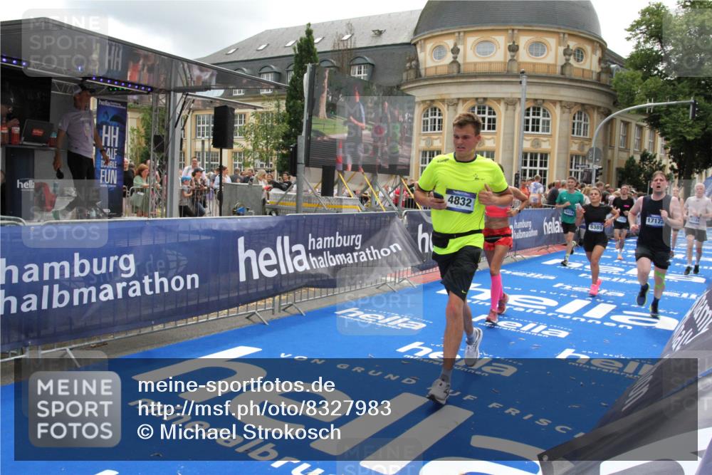29.06.2025 - hella hamburg halbmarathon Michael Strokosch http://msf.ph/oto/8327983 29.06.2025 10:49:13 Ziel 2013, 4832, 4847, 4890, 6389, 10184, 15523, 16414, 16731, 17173, 18598, 18842 meine-sportfotos.de