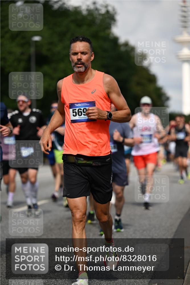 29.06.2025 - hella hamburg halbmarathon Dr. Thomas Lammeyer http://msf.ph/oto/8328016 29.06.2025 09:55:45 Kennedybrücke 1057, 1312, 1353, 1569, 1604, 1763, 3305, 3437, 3618, 3697, 4565, 4871, 5047, 5231, 5336, 5690, 5987, 6373, 6700, 6711, 7185, 7710, 8564, 9444, 9547, 9659, 10493, 10691, 10978, 11021, 11062 meine-sportfotos.de