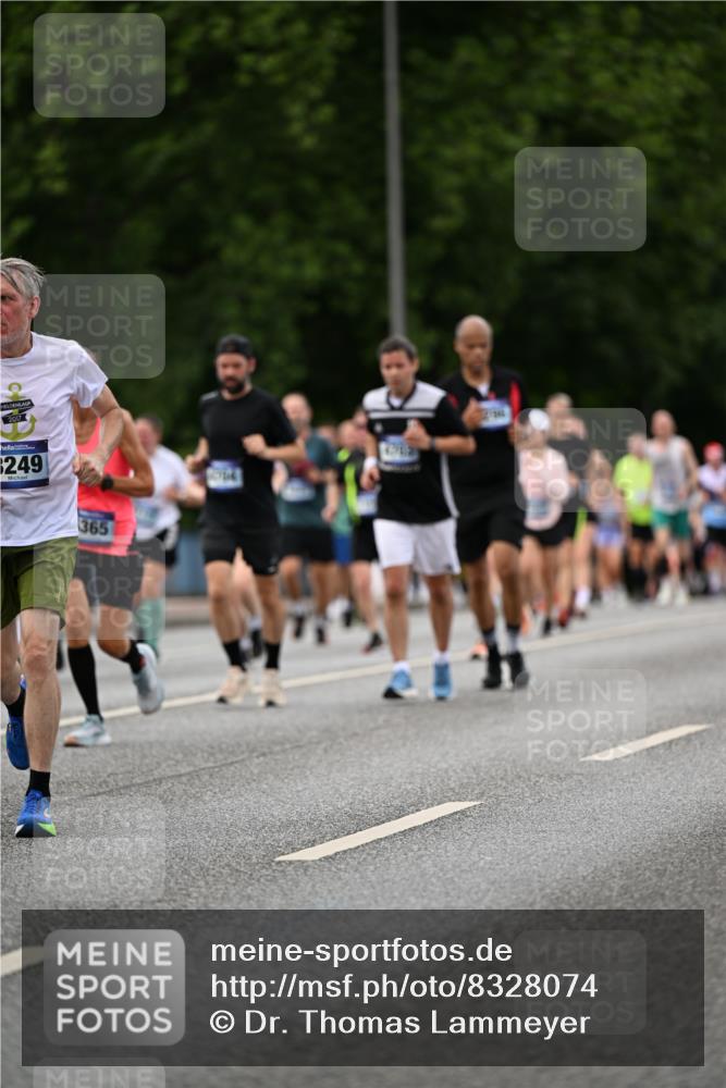 29.06.2025 - hella hamburg halbmarathon Dr. Thomas Lammeyer http://msf.ph/oto/8328074 29.06.2025 10:39:34 Kennedybrücke 1417, 1821, 1849, 2198, 2787, 3170, 3958, 4333, 4564, 4696, 4703, 4965, 5027, 5147, 5793, 6029, 6189, 6365, 6379, 6397, 6471, 6746, 6803, 6859, 7386, 7733, 8249, 8296, 9342, 9803, 10335, 10358, 10360, 10393, 10652, 11320, 11359 meine-sportfotos.de