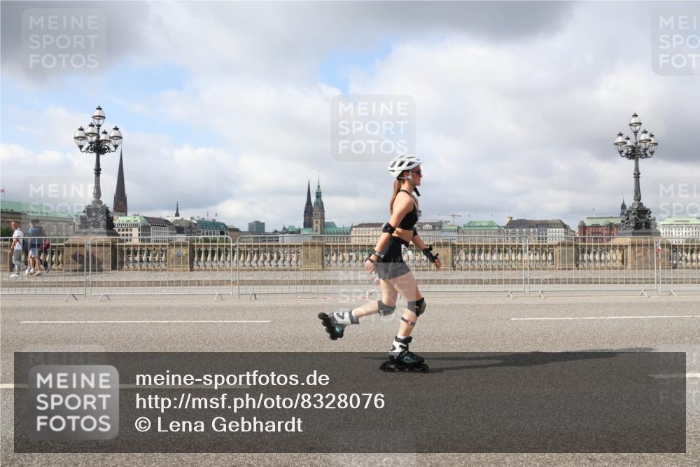 29.06.2025 - hella hamburg halbmarathon Lena Gebhardt http://msf.ph/oto/8328076 29.06.2025 09:08:20 Lombardsbrücke  meine-sportfotos.de