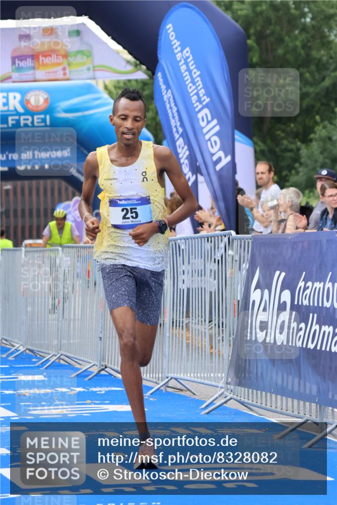 29.06.2025 - hella hamburg halbmarathon Strokosch-Dieckow http://msf.ph/oto/8328082 29.06.2025 10:02:21 Ziel 2, 22, 25 meine-sportfotos.de