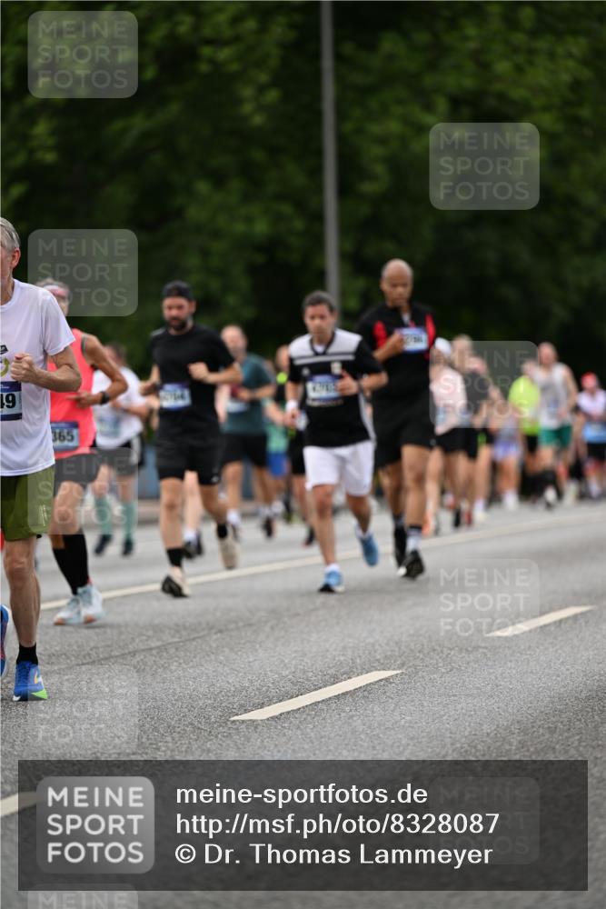 29.06.2025 - hella hamburg halbmarathon Dr. Thomas Lammeyer http://msf.ph/oto/8328087 29.06.2025 10:39:34 Kennedybrücke 1417, 1821, 1849, 2198, 2787, 3170, 3958, 4333, 4564, 4696, 4703, 4965, 5027, 5147, 5793, 6029, 6189, 6365, 6379, 6397, 6471, 6746, 6803, 6859, 7386, 7733, 8249, 8296, 9342, 9803, 10335, 10358, 10360, 10393, 10652, 11320, 11359 meine-sportfotos.de
