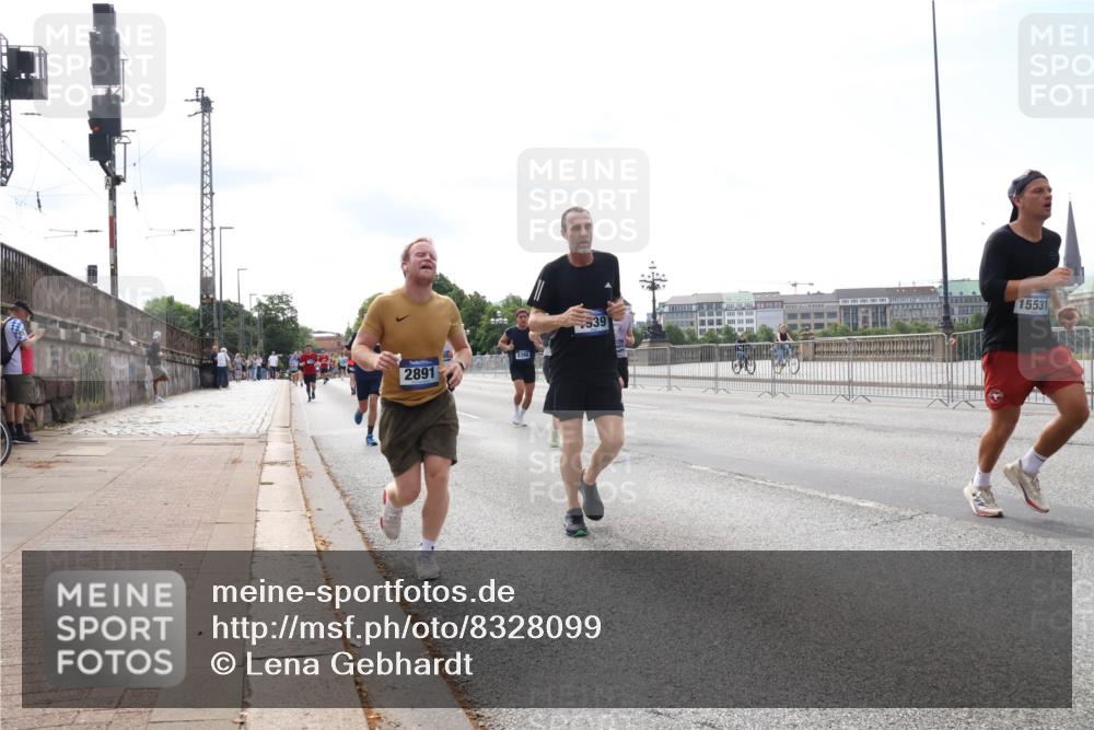 29.06.2025 - hella hamburg halbmarathon Lena Gebhardt http://msf.ph/oto/8328099 29.06.2025 10:12:59 Lombardsbrücke 2891, 8398, 39, 15531, 1020, 1051, 1249, 1610, 1785, 1851, 1939, 2531, 2891, 2942, 2963, 3182, 3218, 3248, 3728, 4532, 4554, 5150, 6207, 6489, 7014, 7873, 7907, 8398, 8405, 8913, 8917, 8971, 9141, 10067, 10402, 11025, 11720, 12456, 13566, 13816, 14404, 14540, 14869, 15012, 15369, 15531, 16030, 16255, 16323, 16437, 16473, 16826, 16911, 17061, 17699, 17988, 17994, 18048, 18178, 18320, 18493, 18530, 18732 meine-sportfotos.de