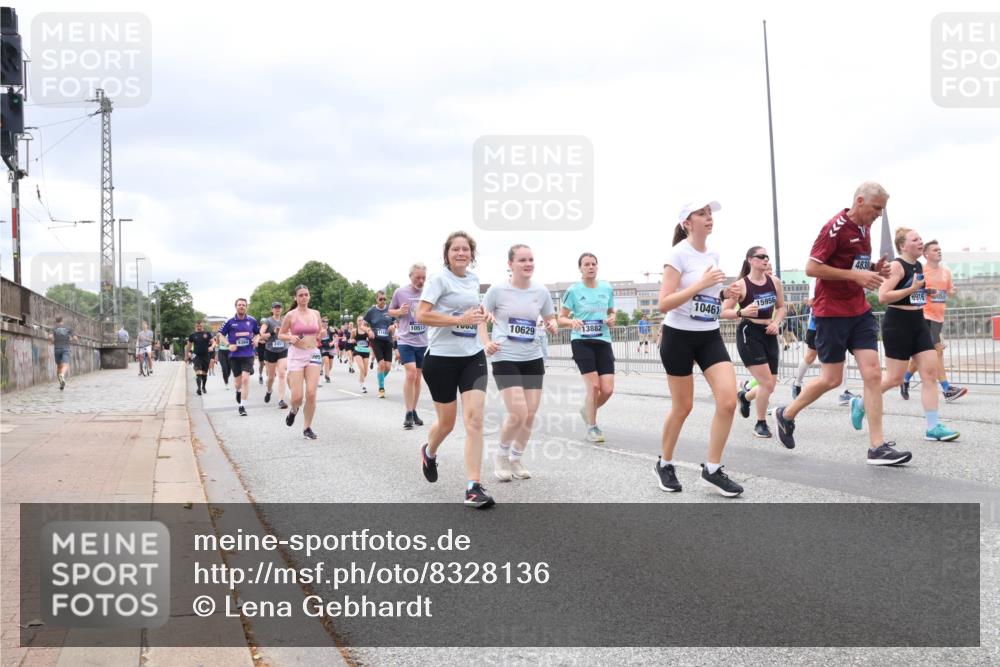 29.06.2025 - hella hamburg halbmarathon Lena Gebhardt http://msf.ph/oto/8328136 29.06.2025 10:57:55 Lombardsbrücke 10461, 10513, 10629, 13882, 9394, 2451, 15956, 4830, 6916059, 1123, 1242, 1248, 1265, 1388, 1643, 2015, 2169, 2273, 2275, 2451, 2567, 2900, 3191, 3385, 3433, 3644, 3750, 3936, 3954, 4059, 4197, 4429, 4521, 4830, 5117, 5632, 5676, 5736, 5782, 6316, 6337, 6827, 6857, 6916, 7172, 7193, 7556, 7720, 7783, 7977, 7990, 8035, 8159, 8386, 8439, 8440, 8441, 8442, 8474, 8512, 8708, 8713, 8773, 8873, 8888, 9059, 9180, 9233, 9318, 9319, 9394, 9398, 9436, 9481, 9496, 9613, 9832 meine-sportfotos.de