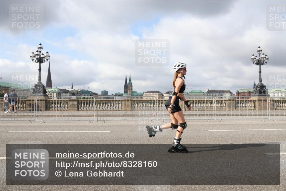 29.06.2025 - hella hamburg halbmarathon Lena Gebhardt http://msf.ph/oto/8328160 29.06.2025 09:08:20 Lombardsbrücke  meine-sportfotos.de