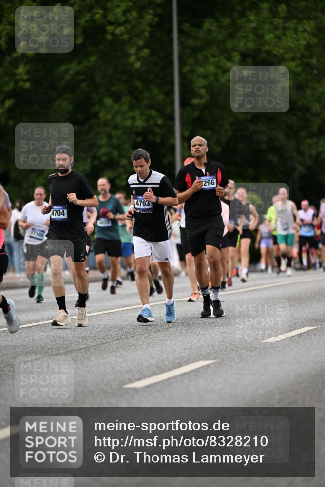 29.06.2025 - hella hamburg halbmarathon Dr. Thomas Lammeyer http://msf.ph/oto/8328210 29.06.2025 10:39:35 Kennedybrücke 1821, 1849, 2198, 2787, 3170, 3958, 4333, 4564, 4696, 4703, 4965, 5027, 5147, 5793, 6029, 6189, 6365, 6379, 6397, 6471, 6746, 6803, 6859, 7386, 7733, 8249, 8296, 9342, 9803, 10358, 10360, 10393, 10652, 11320, 11359 meine-sportfotos.de