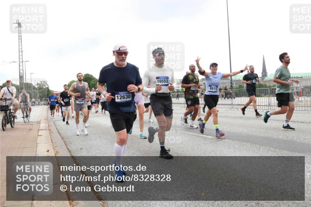 29.06.2025 - hella hamburg halbmarathon Lena Gebhardt http://msf.ph/oto/8328328 29.06.2025 10:47:27 Lombardsbrücke 13806, 12630, 16552, 17514, 8915, 1045, 1185, 1434, 1463, 1523, 1593, 1607, 1704, 1961, 2148, 2327, 2407, 2537, 2555, 2665, 2704, 2790, 2882, 2994, 3339, 4037, 4184, 4239, 4325, 4423, 4483, 4806, 4895, 4974, 4975, 5111, 5114, 5621, 5622, 5895, 6255, 6256, 6485, 6496, 6879, 6995, 7073, 7403, 7430, 7431, 7630, 7631, 7970, 8105, 8131, 8270, 8550, 8706, 8915, 8953, 8967, 9018, 9687, 10991, 11351, 11458, 11730, 11738, 11802, 12431 meine-sportfotos.de